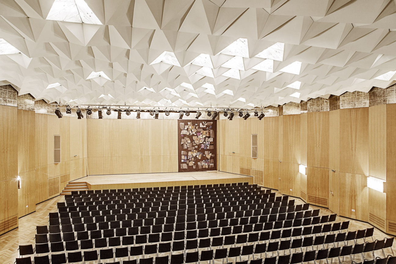 High voltage power lines